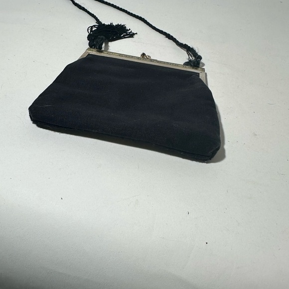 Elegant Black Floral Wristlet Clutch - Picture 6 of 8